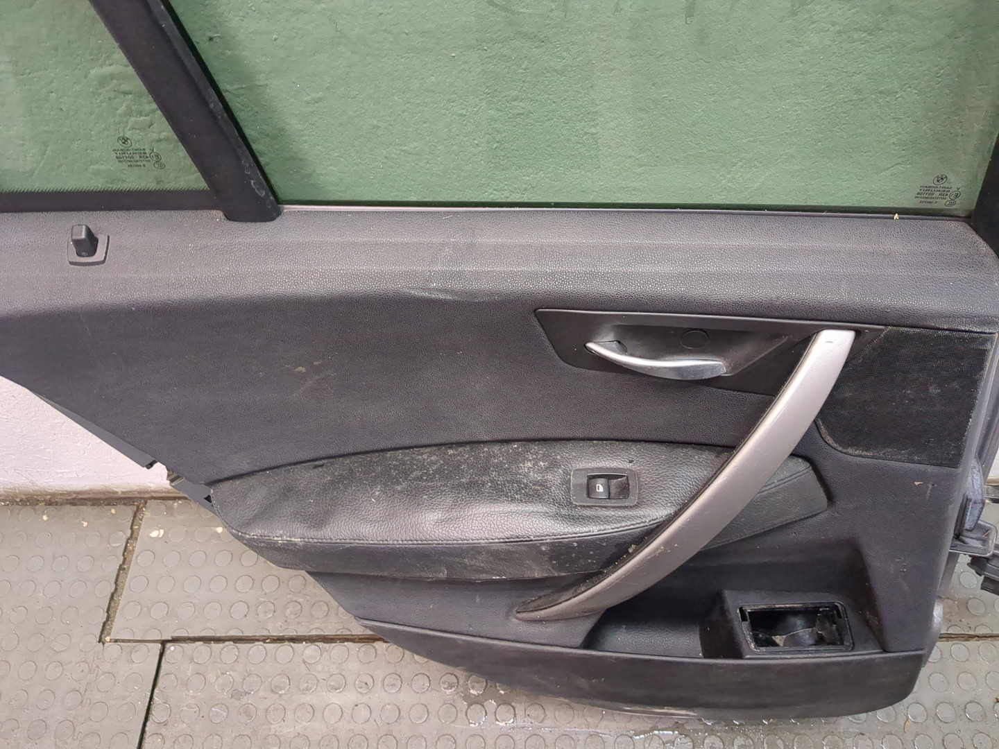 Дверь задняя левая