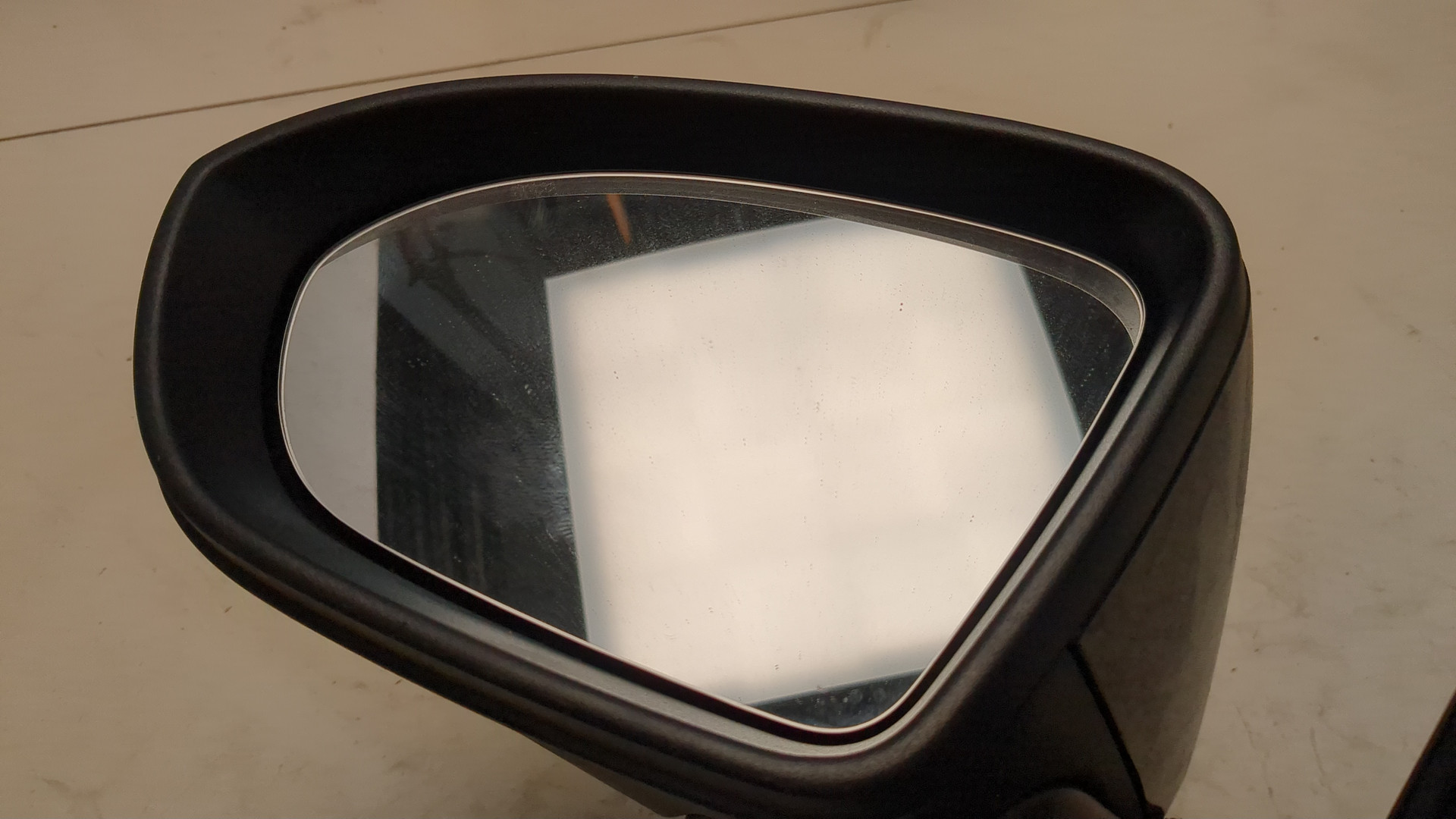 Зеркало левое электрическое