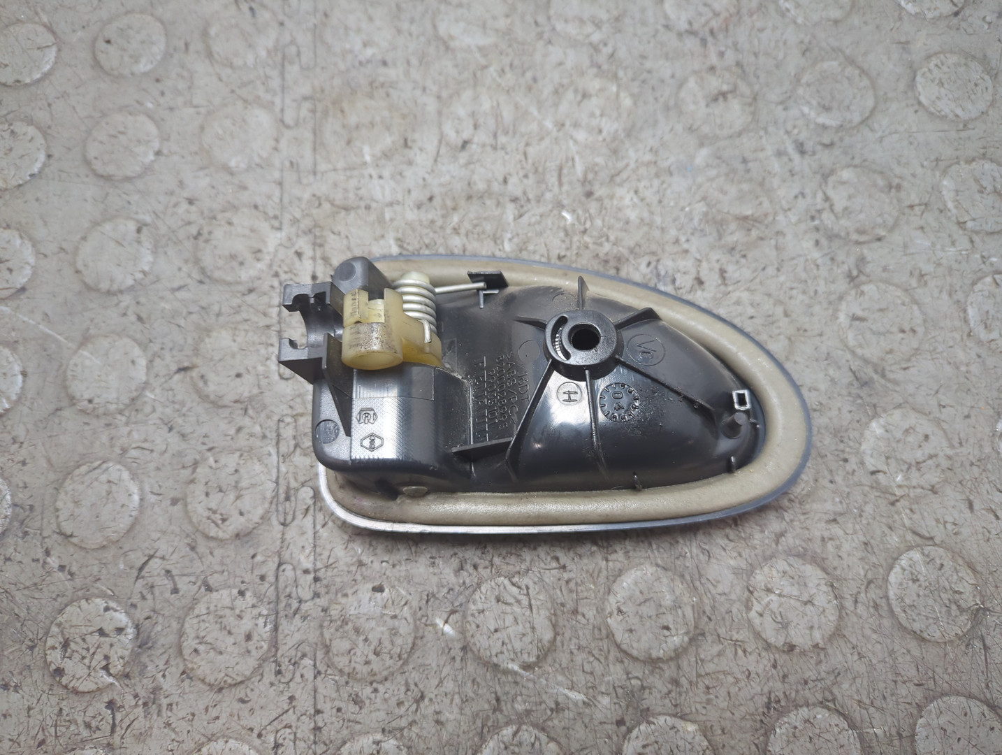 Ручка двери передней внутренняя правая