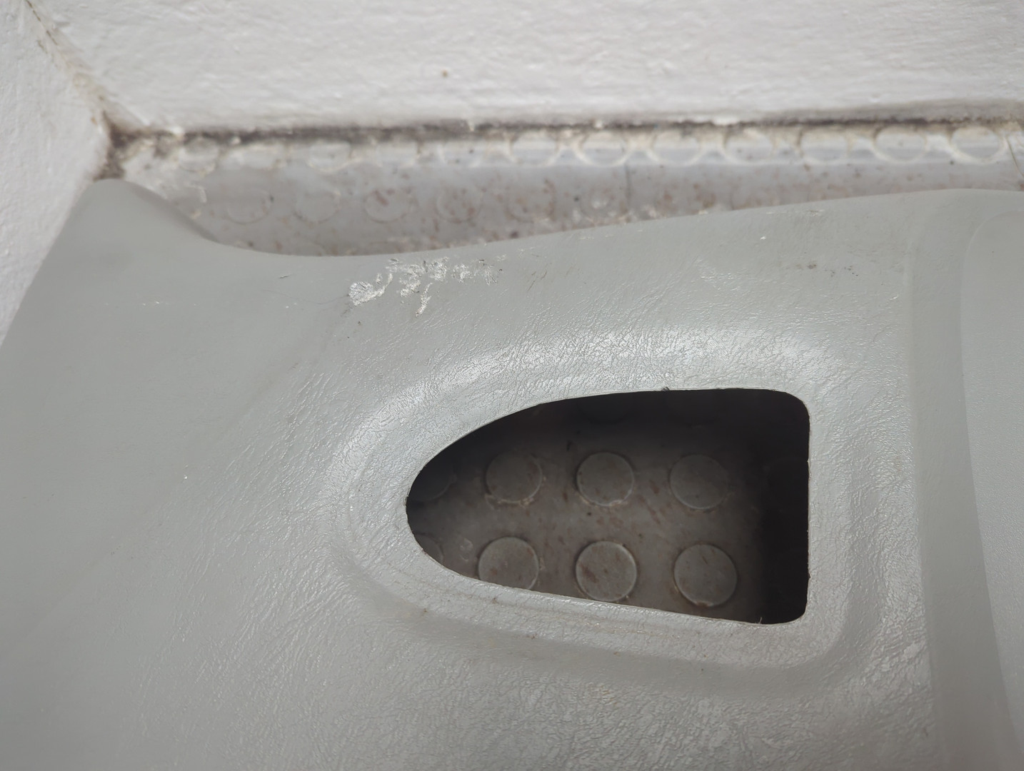 Обшивка двери передней правой