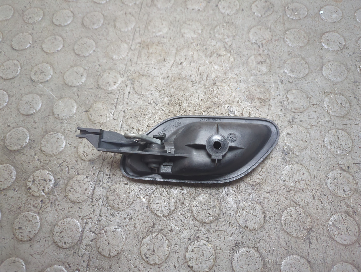 Ручка двери передней внутренняя правая