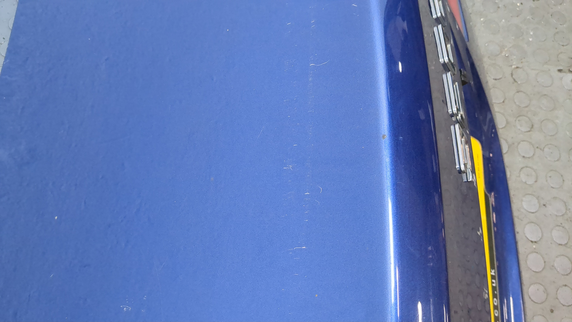 Дверь багажника