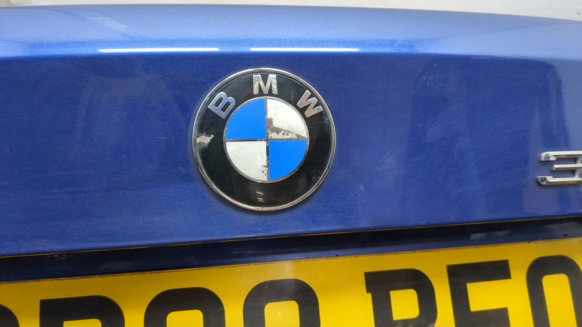 Дверь багажника