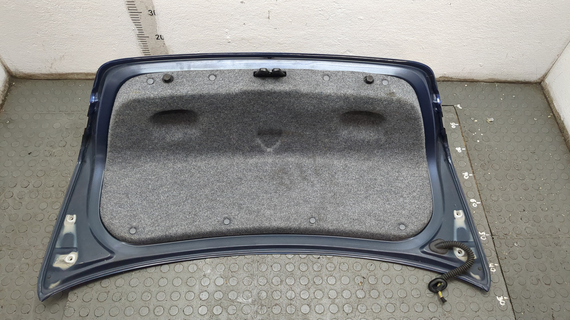 Дверь багажника