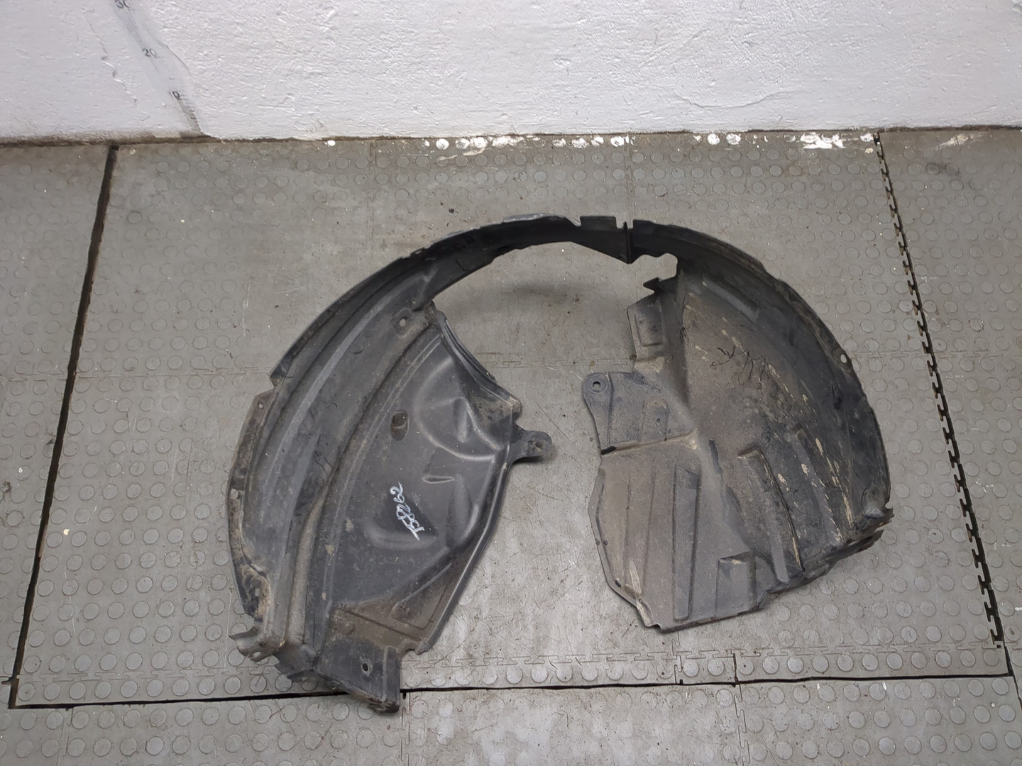 Локер передний правый