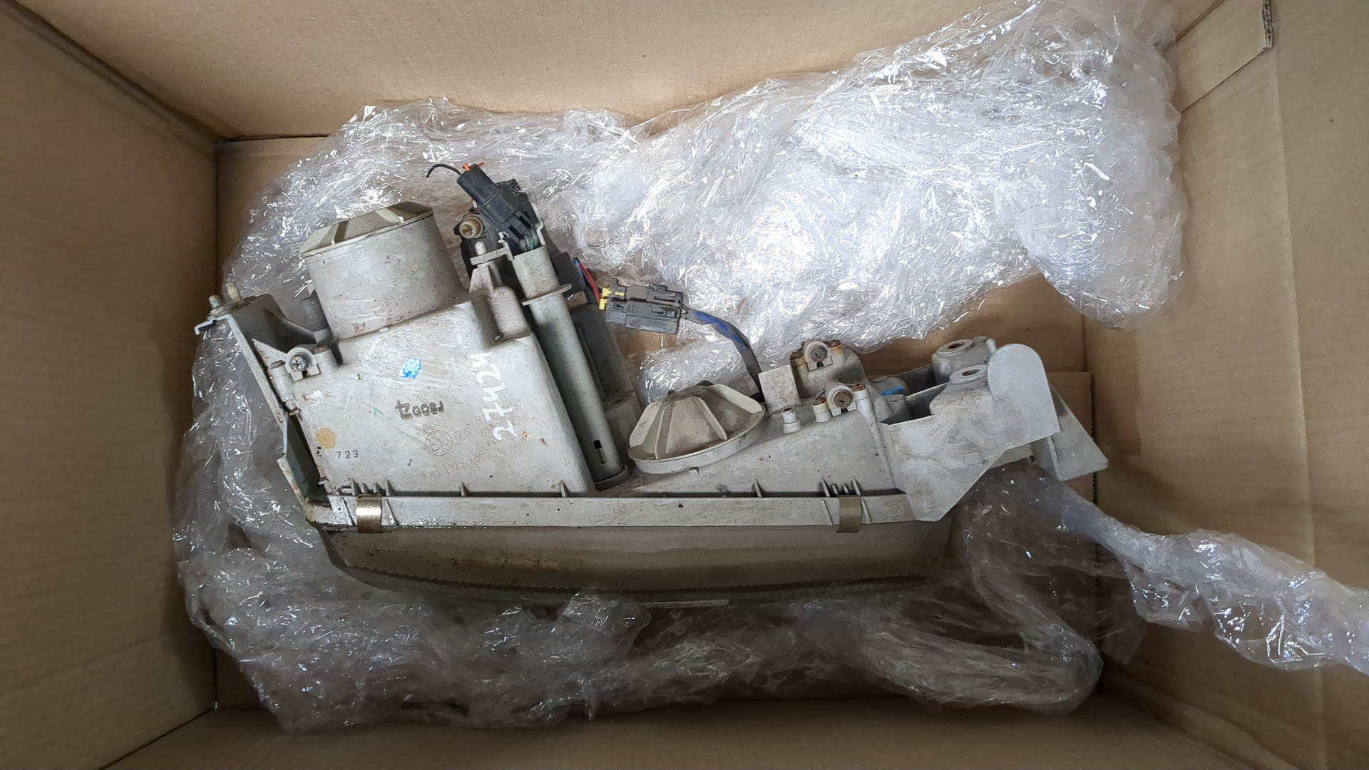 Фара правая