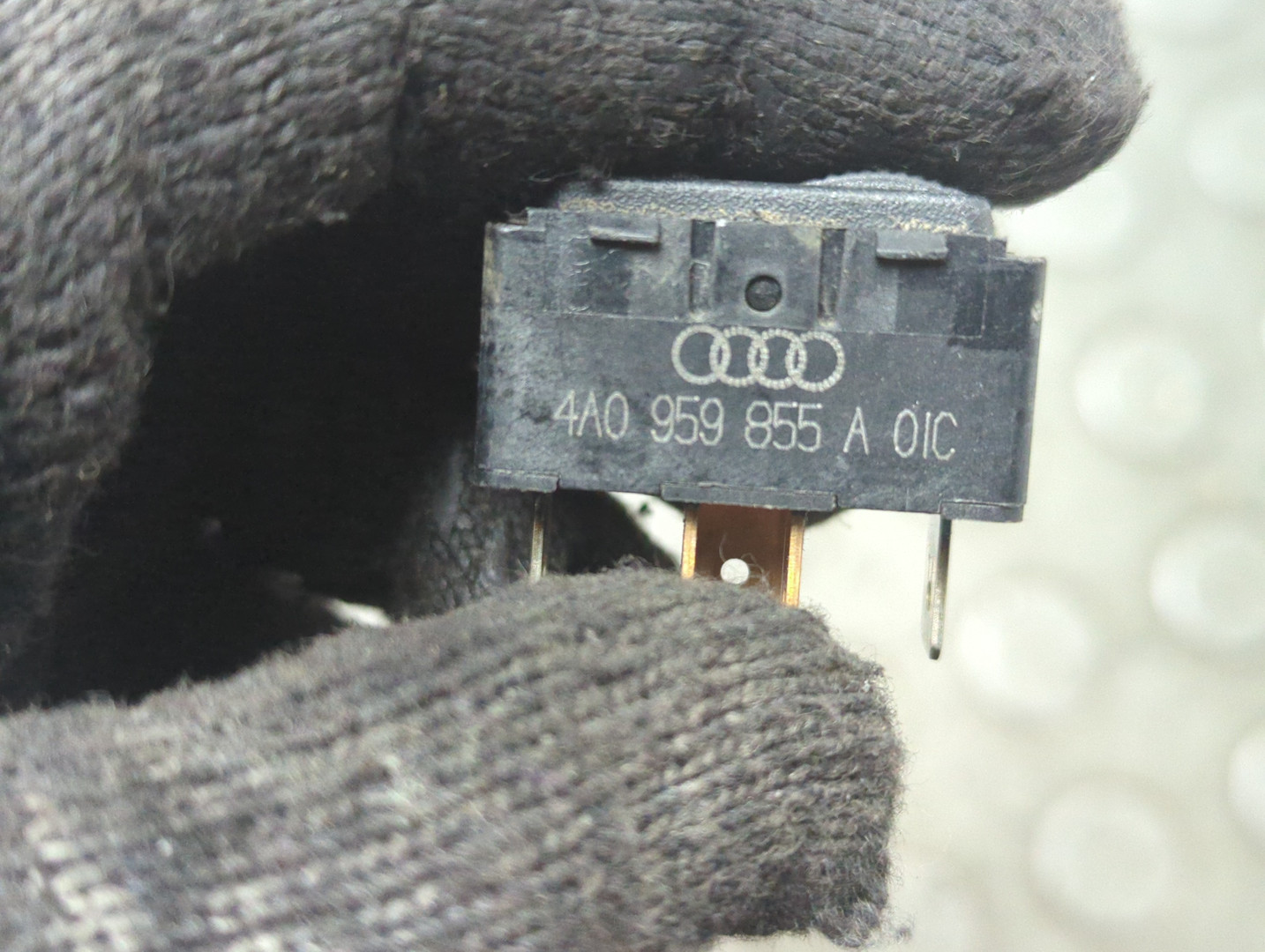 Кнопка стеклоподъемника