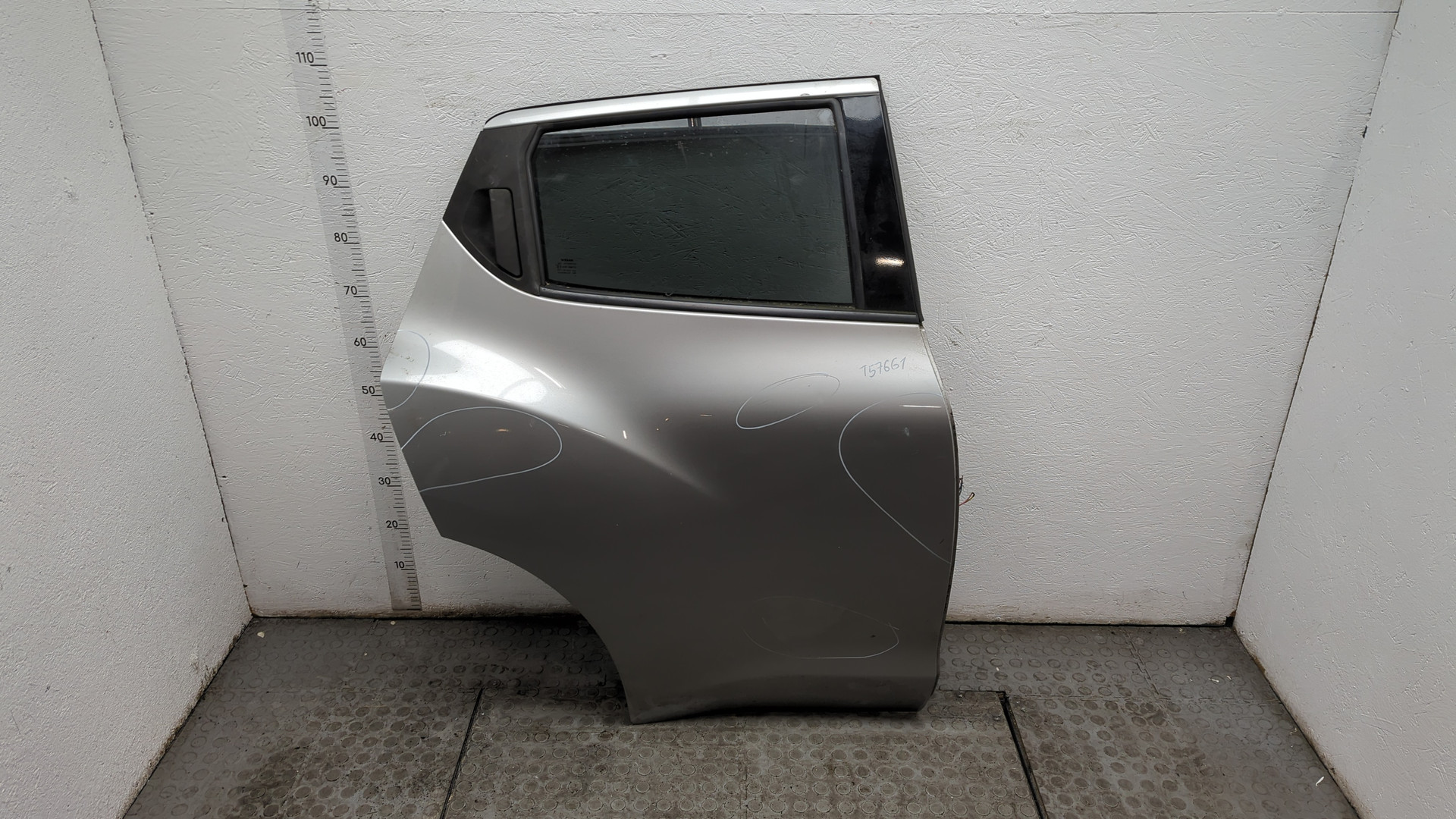 Дверь задняя правая