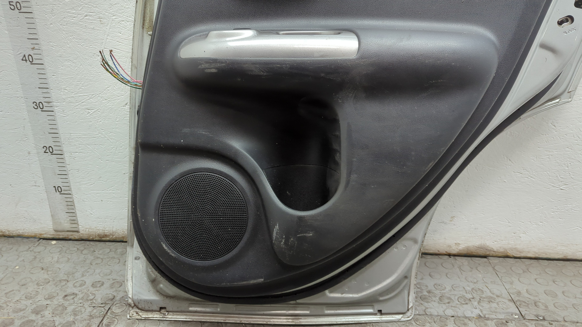 Дверь задняя правая