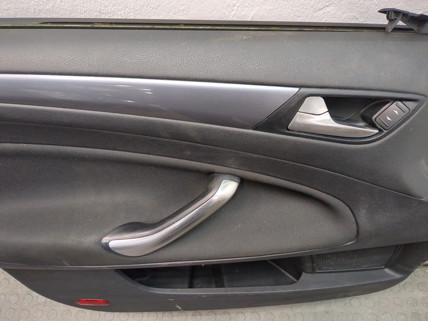 Дверь передняя левая