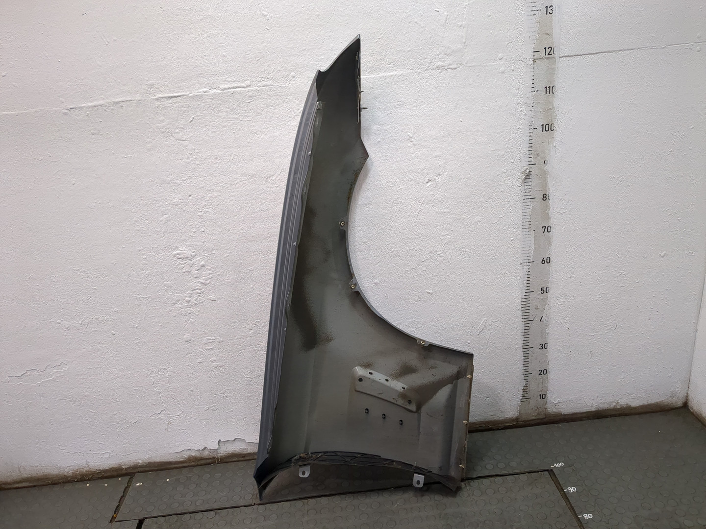 Крыло переднее левое