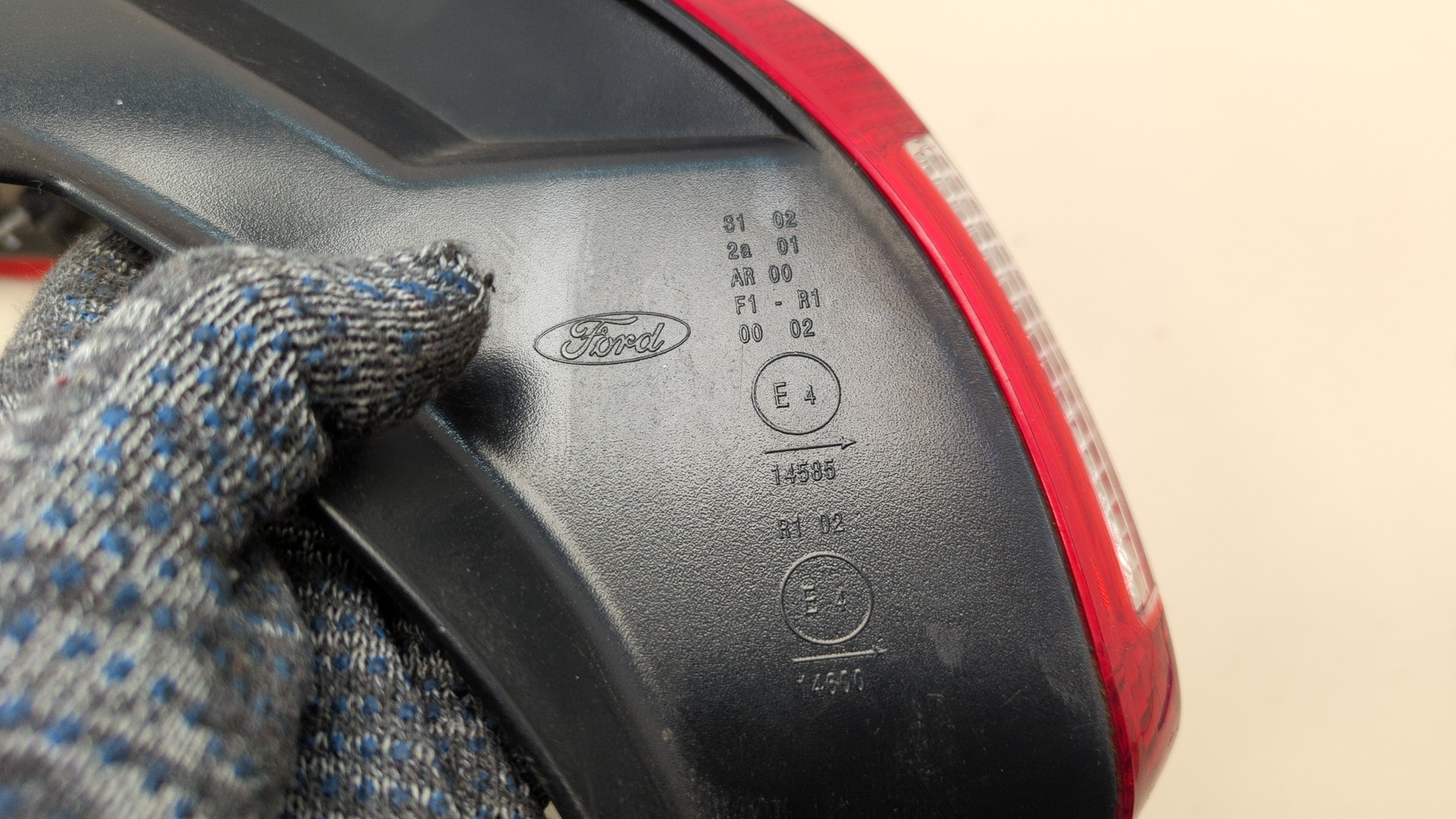 Фонарь задний правый