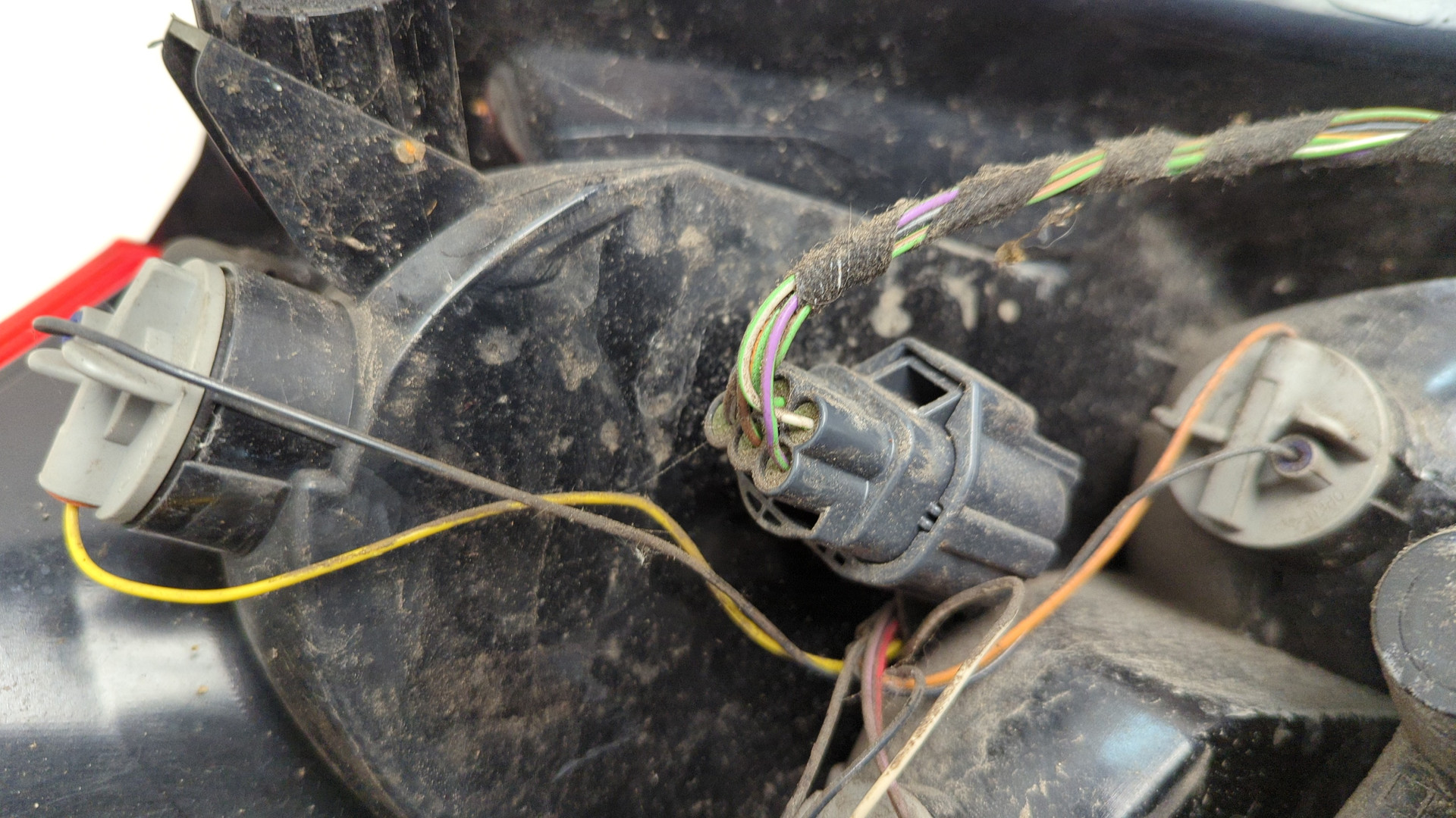 Фонарь задний правый