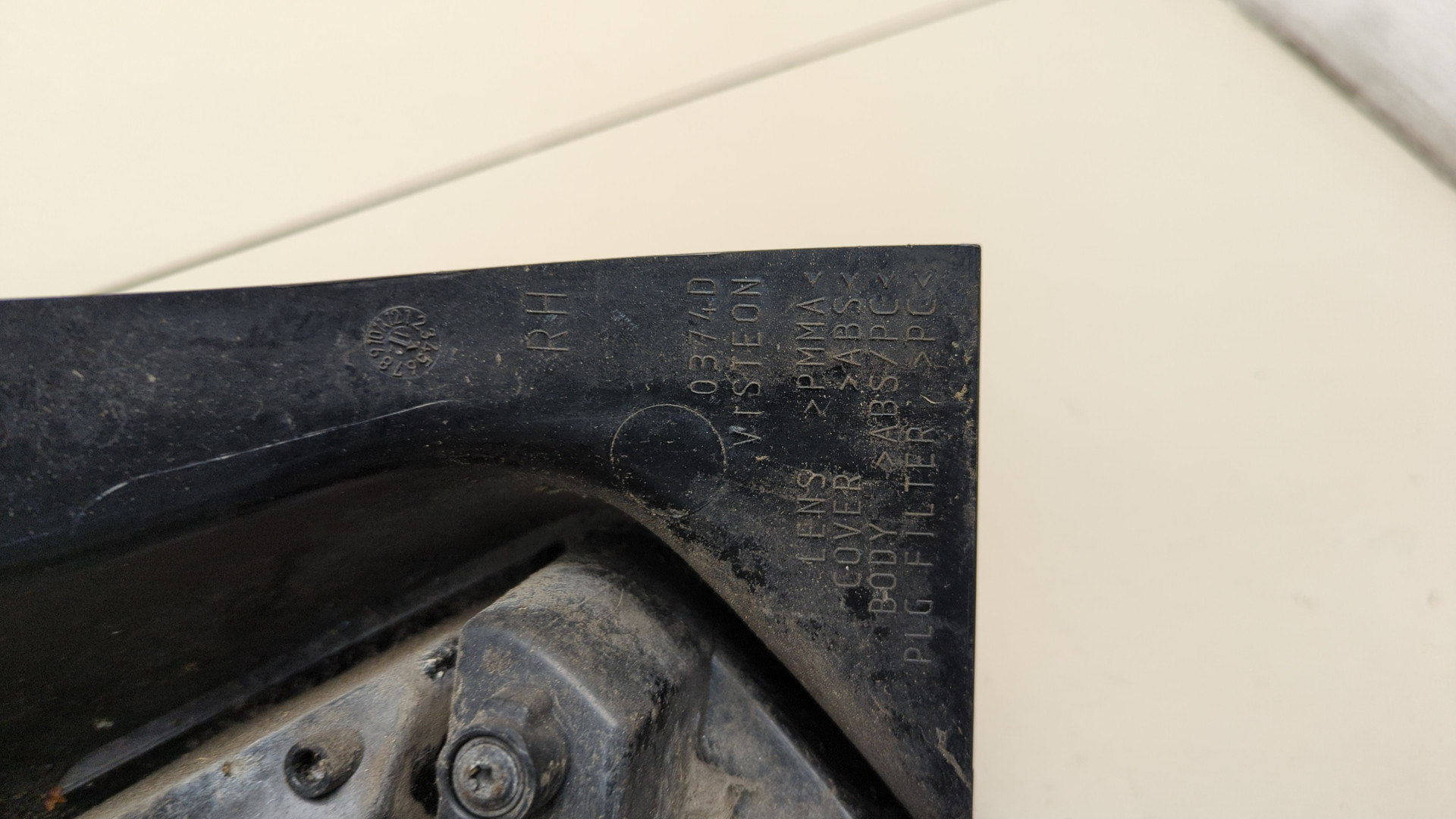 Фонарь задний правый