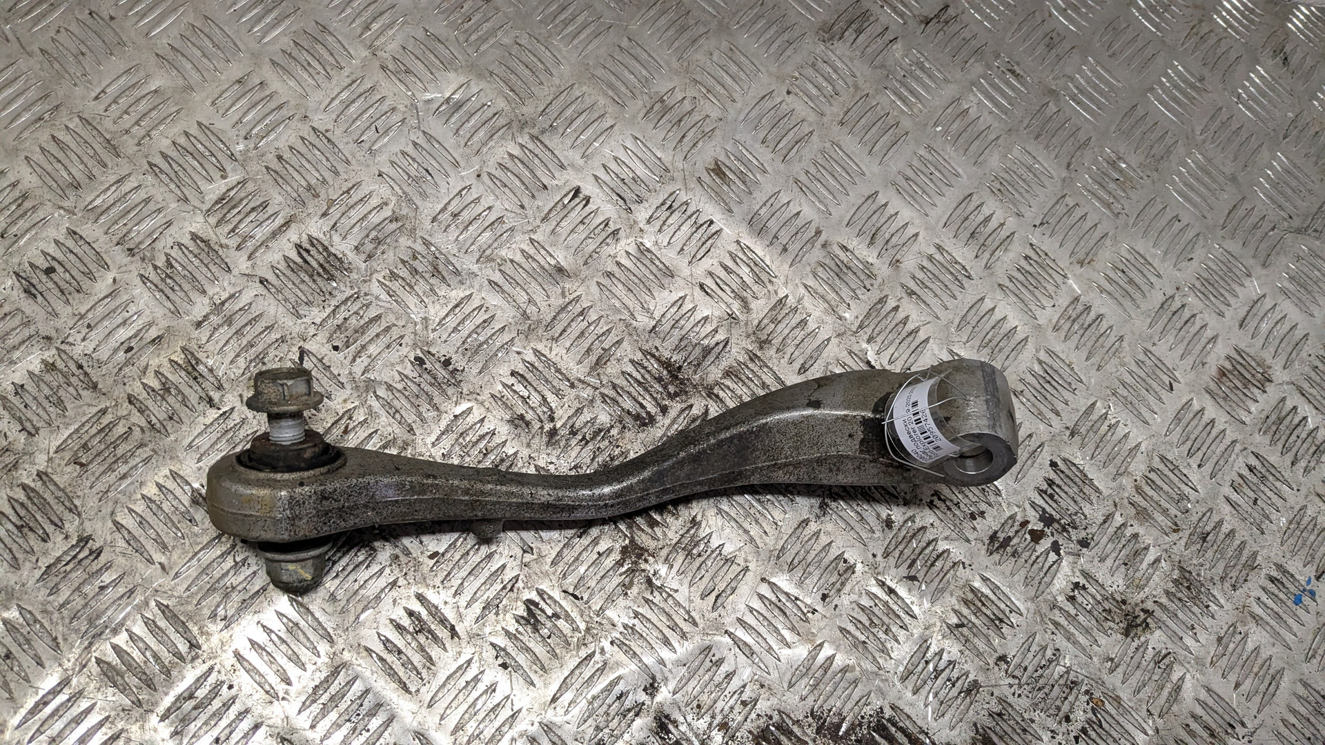 Рычаг задний правый