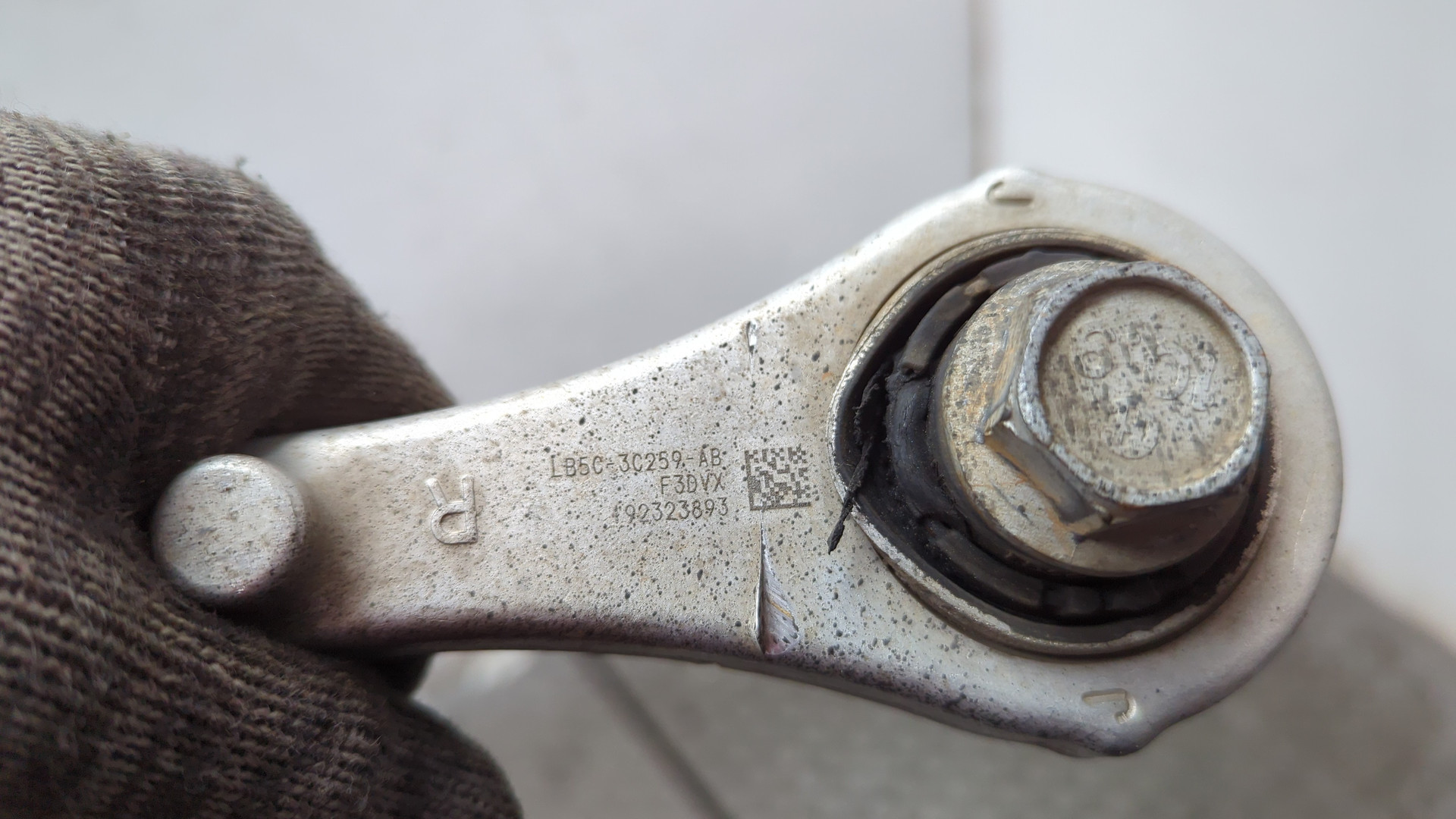 Рычаг задний правый