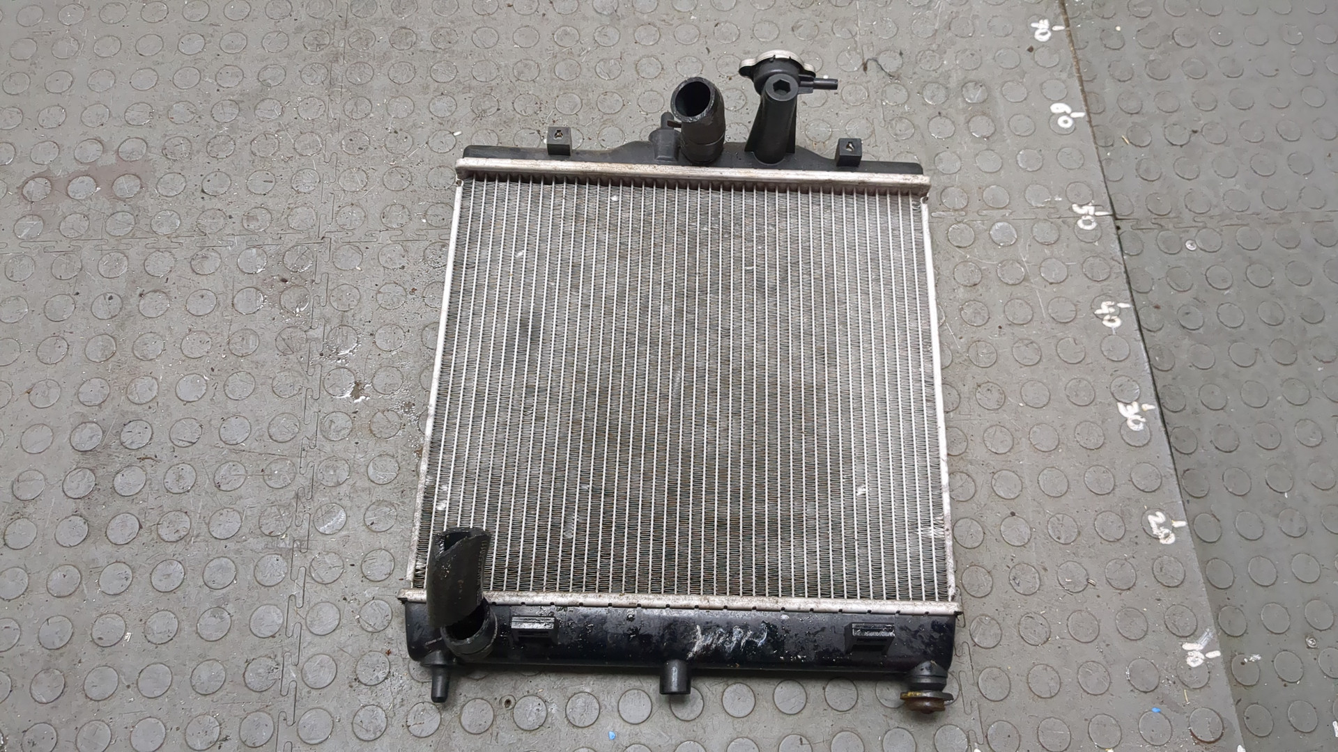 Радиатор охлаждения двигателя основной