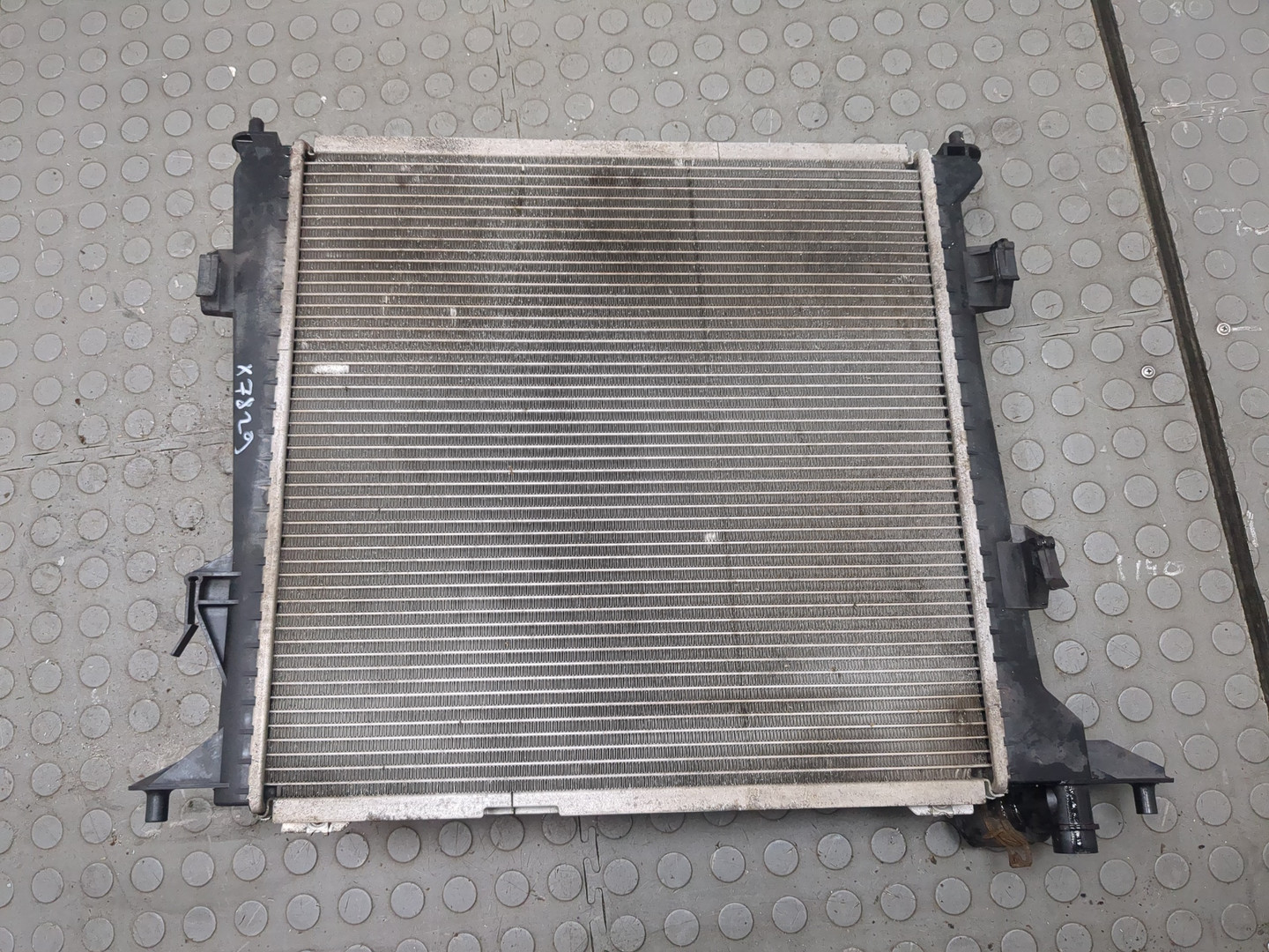 Радиатор охлаждения двигателя основной