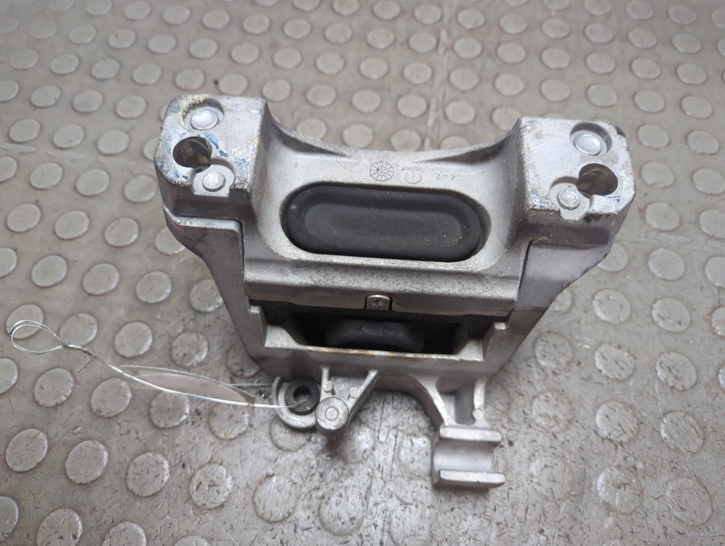 Опора двигателя