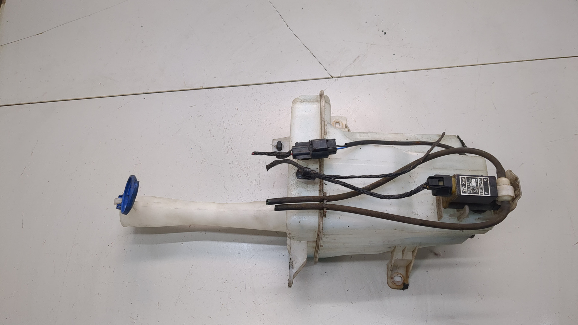 Бачок омывателя лобового стекла