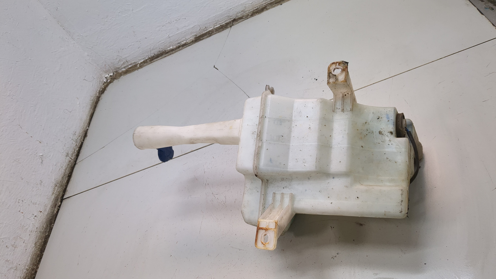 Бачок омывателя лобового стекла