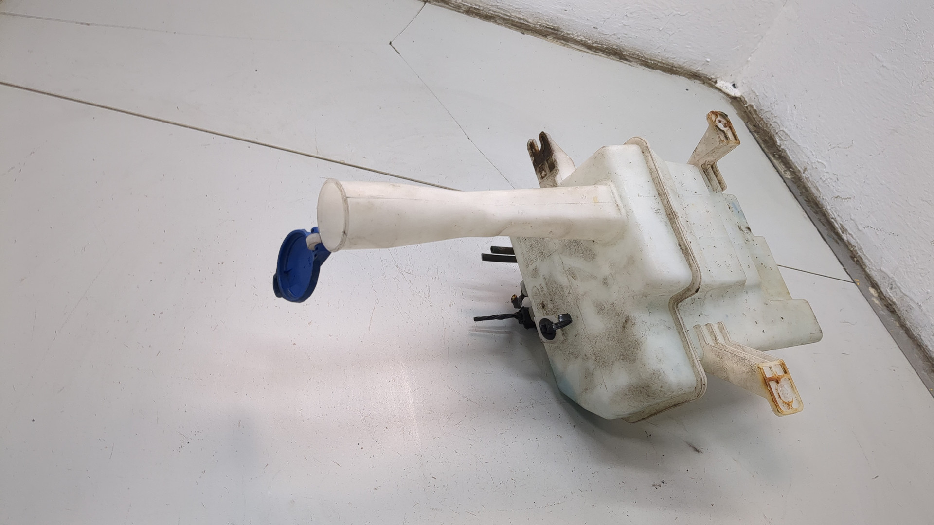 Бачок омывателя лобового стекла