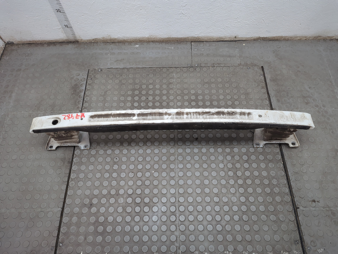 Усилитель заднего бампера