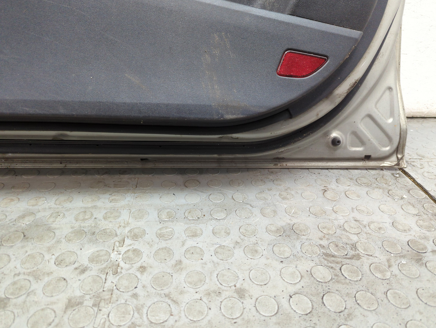 Дверь передняя правая