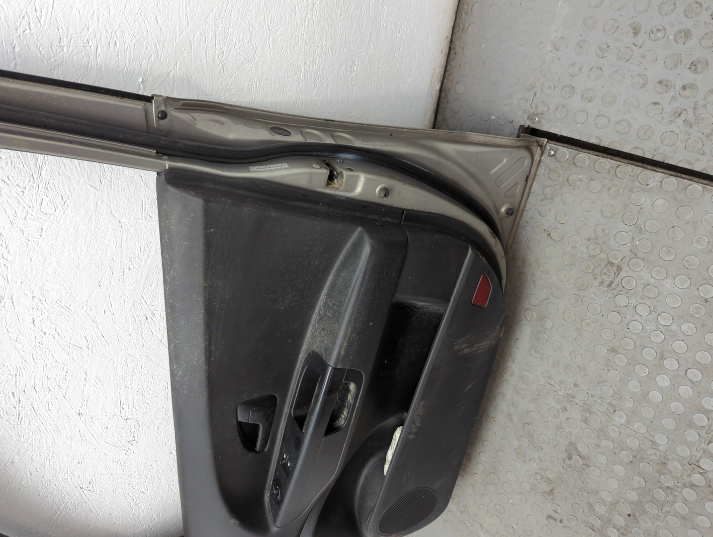 Дверь передняя правая