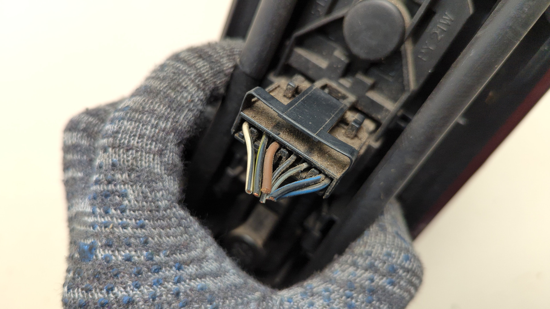 Фонарь задний левый