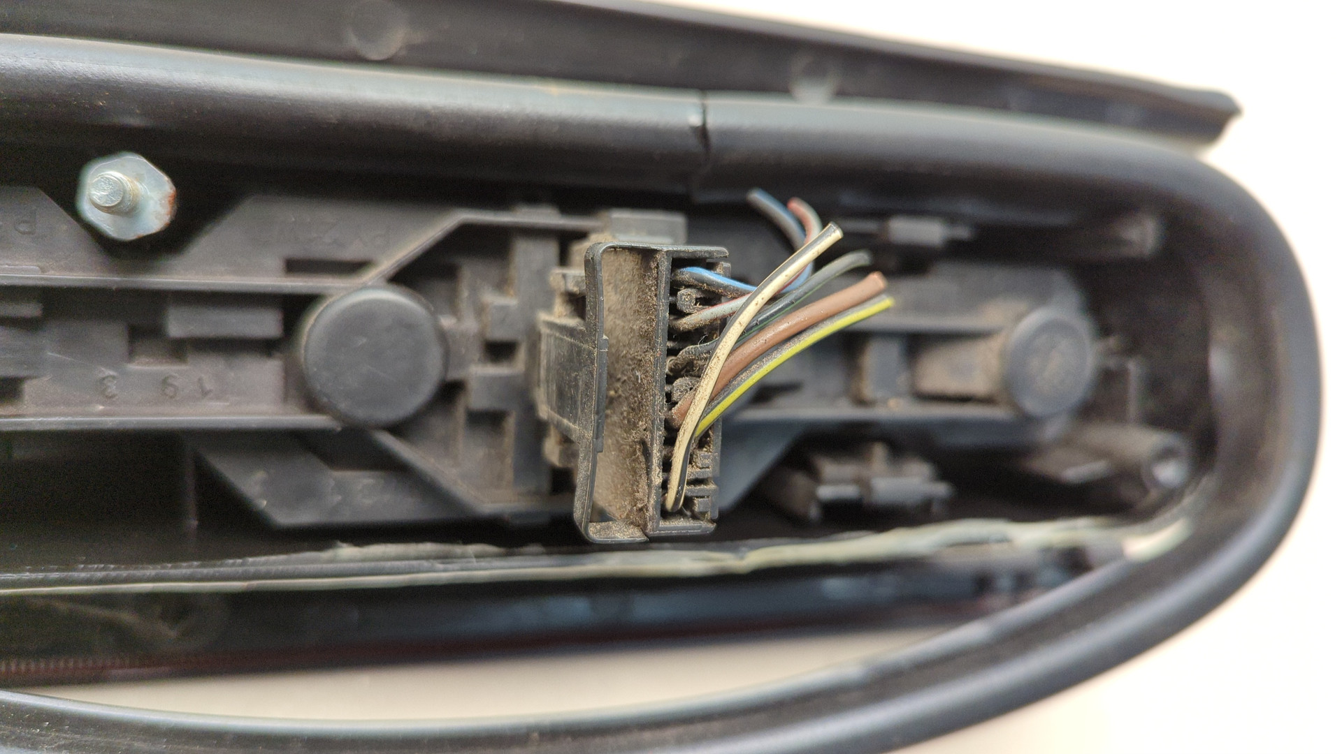 Фонарь задний правый