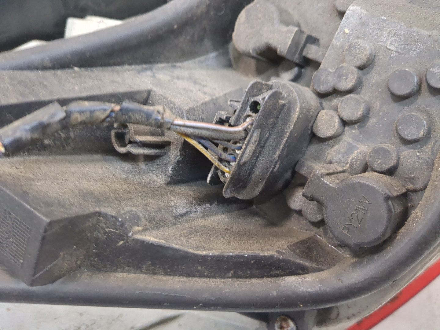 Фонарь задний правый