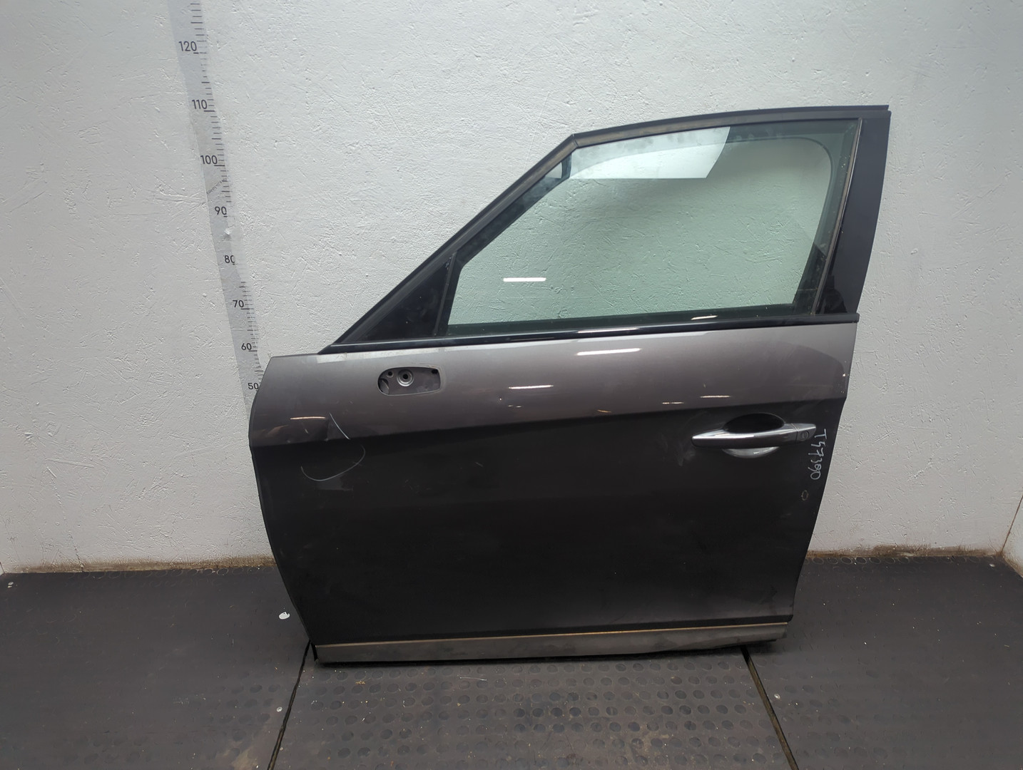 Дверь передняя левая