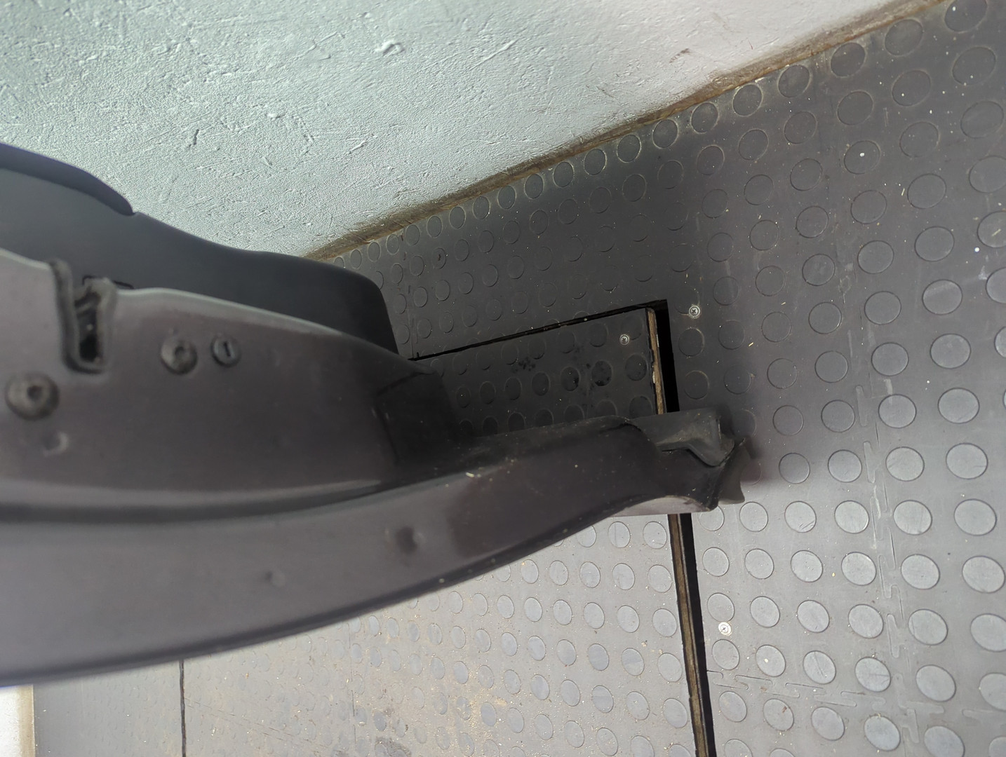 Дверь передняя левая