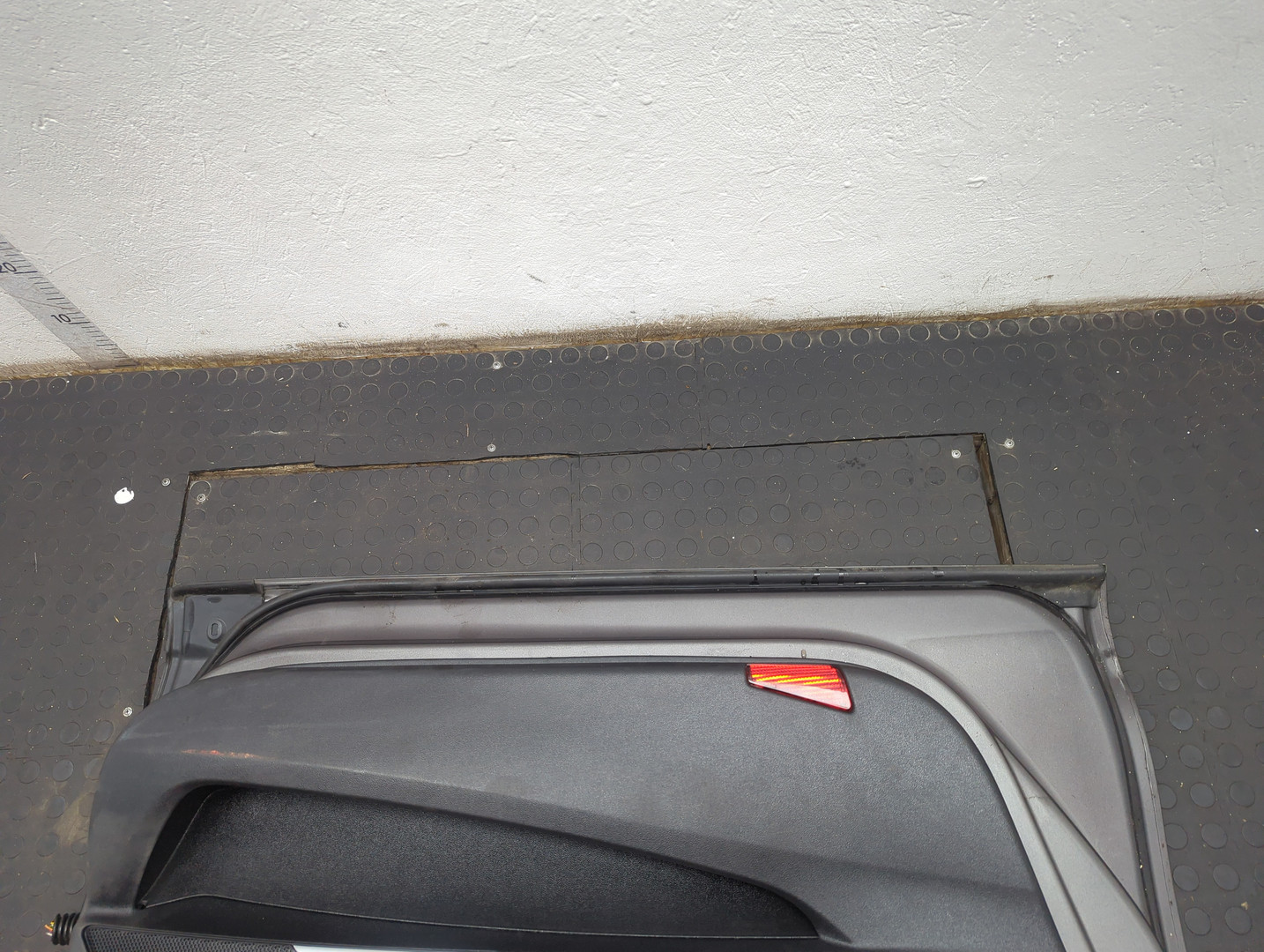 Дверь передняя левая