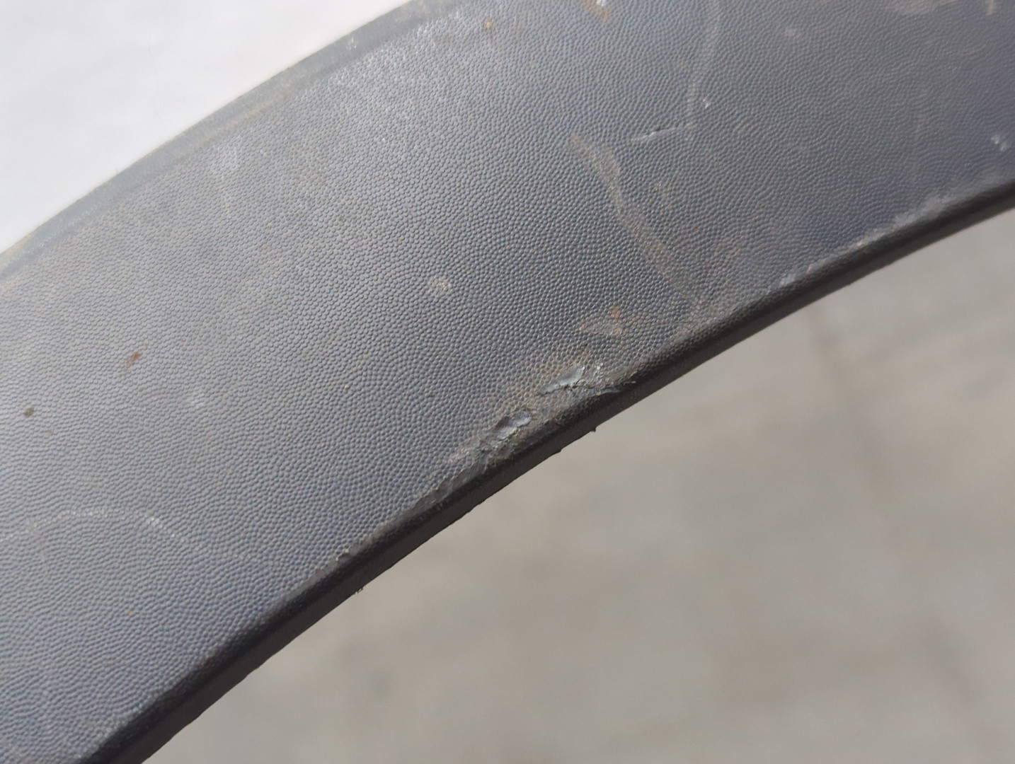 Молдинг заднего крыла правого