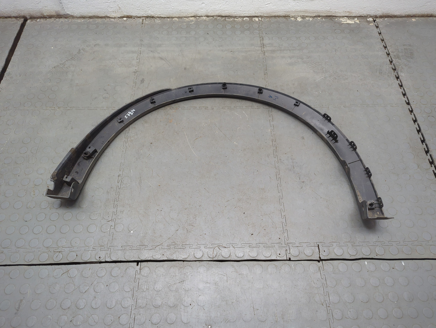 Молдинг заднего крыла правого