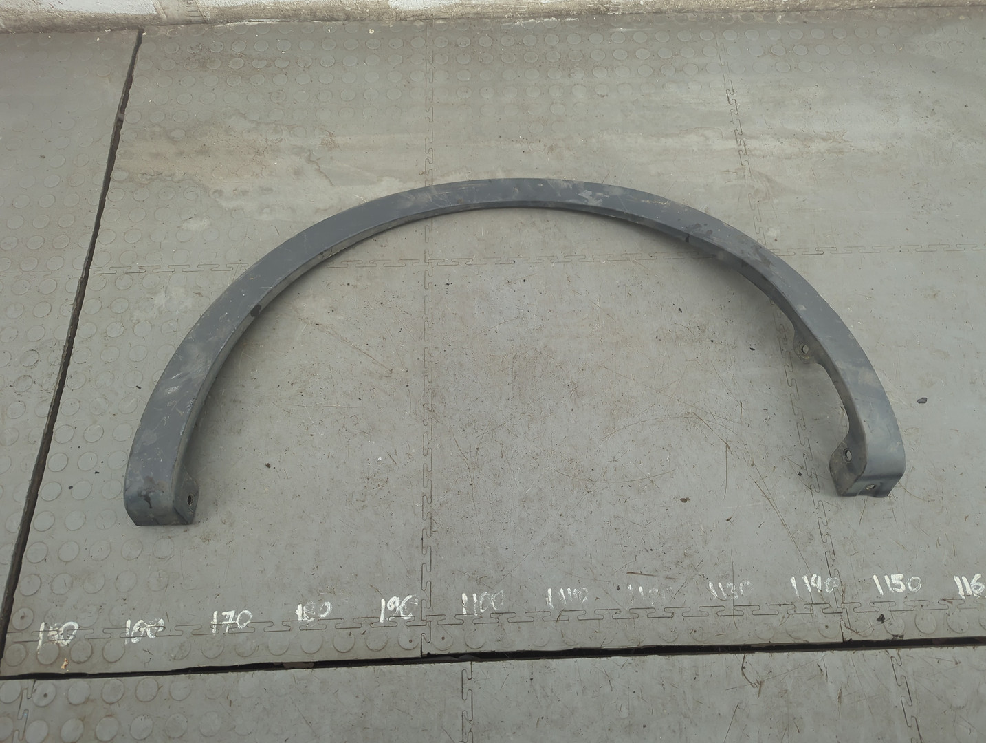 Накладка заднего крыла левого