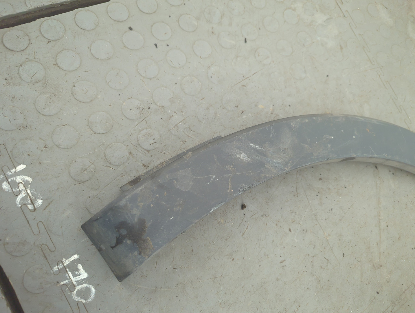 Накладка заднего крыла левого