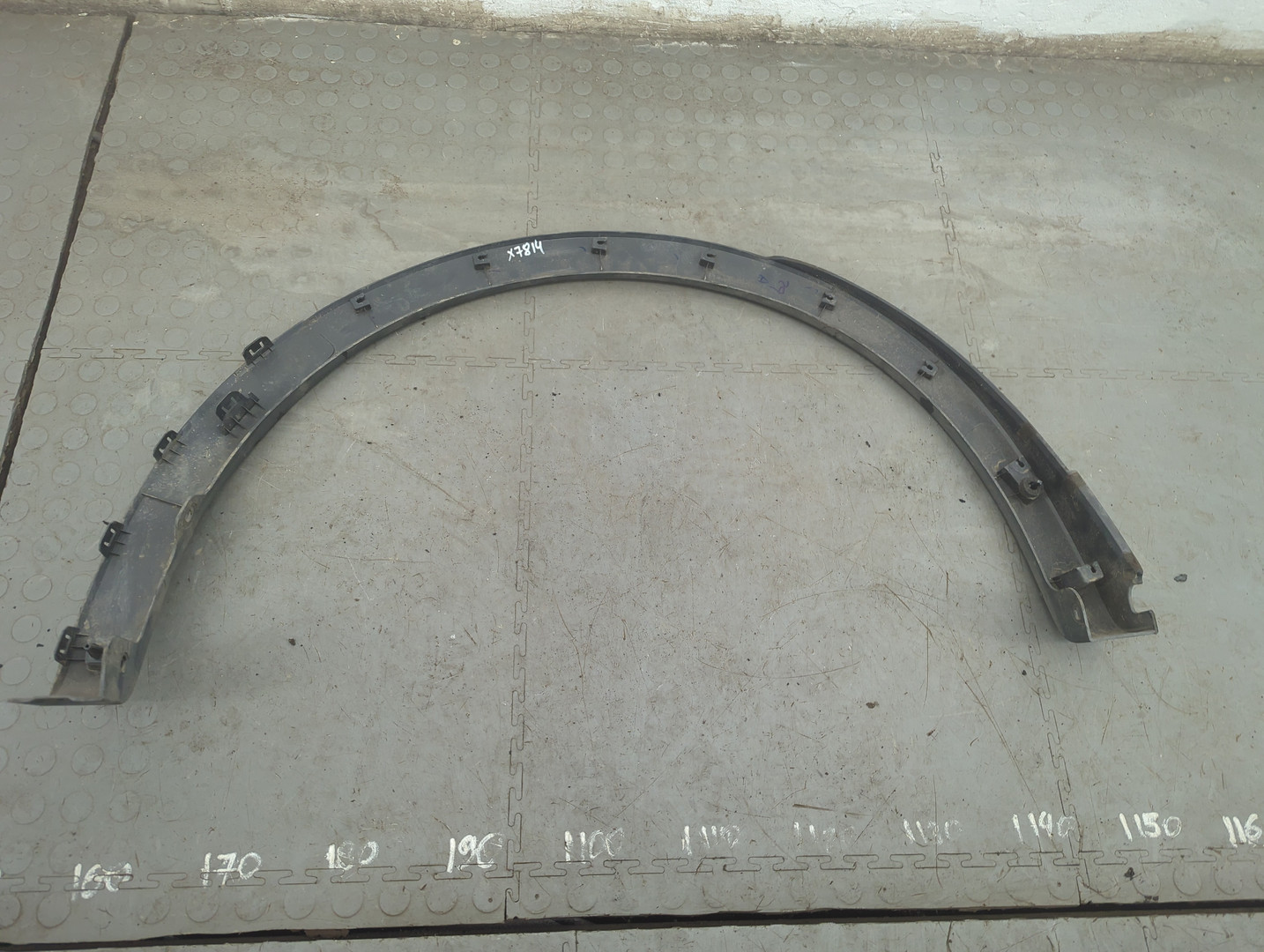 Накладка заднего крыла левого