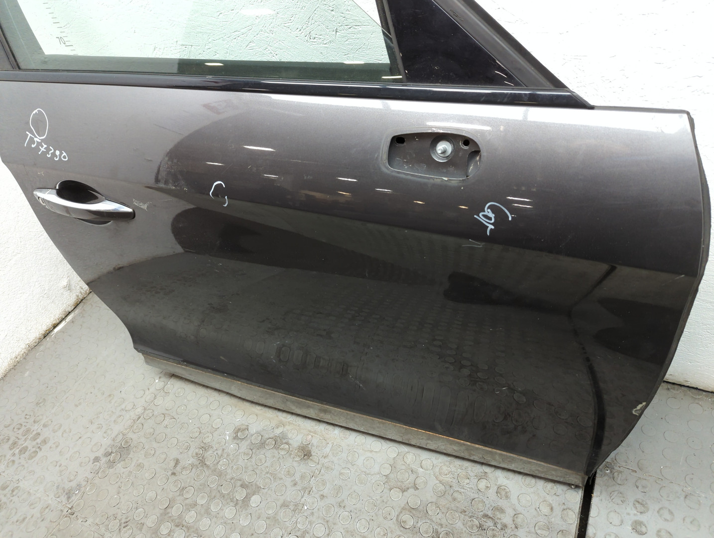 Дверь передняя правая