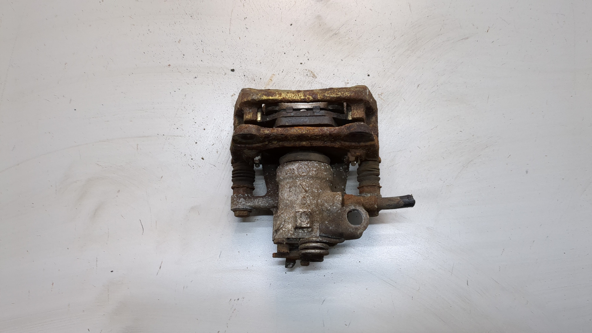 Суппорт задний правый