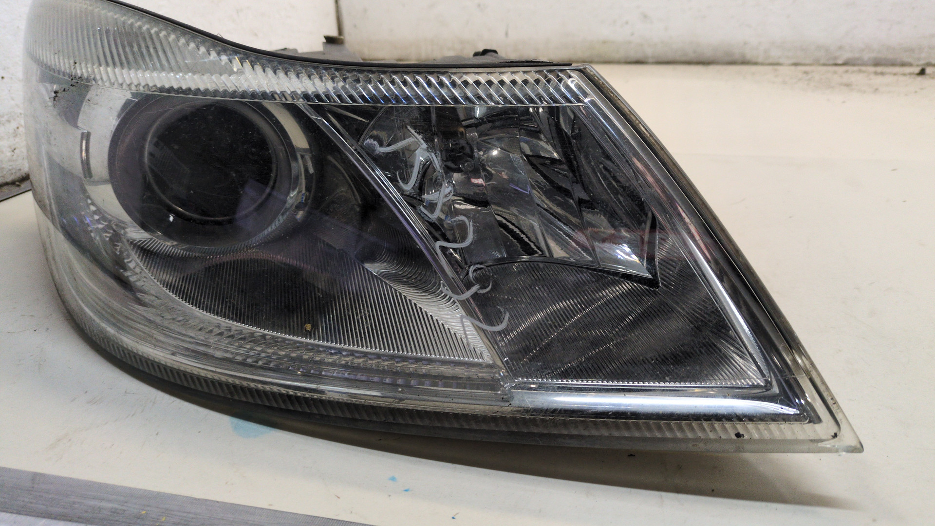 Фара правая