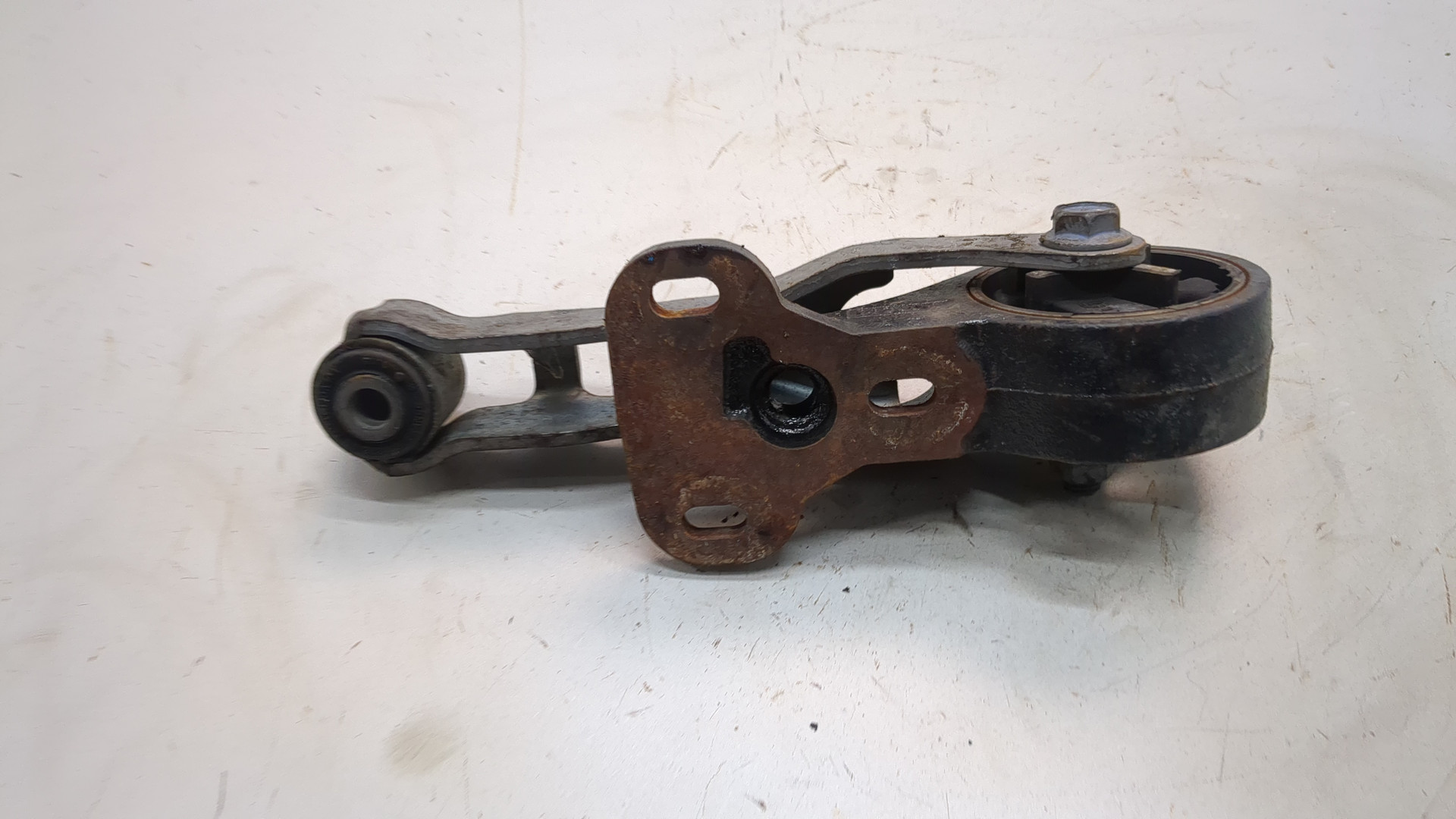 Опора двигателя