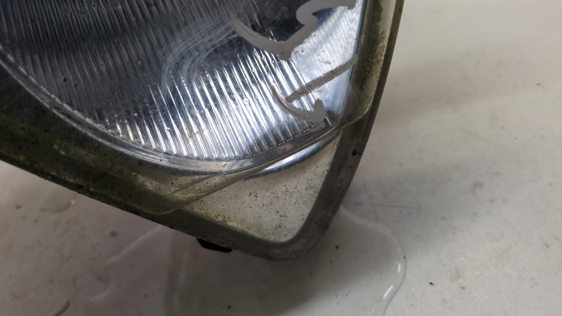 Фара правая