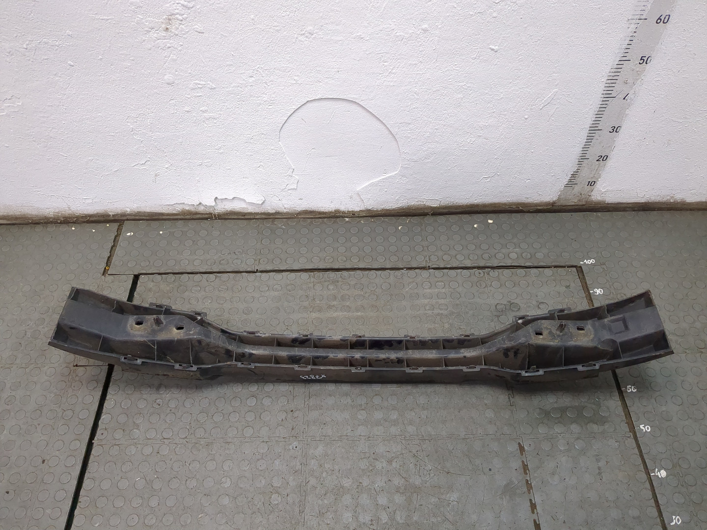 Усилитель переднего бампера