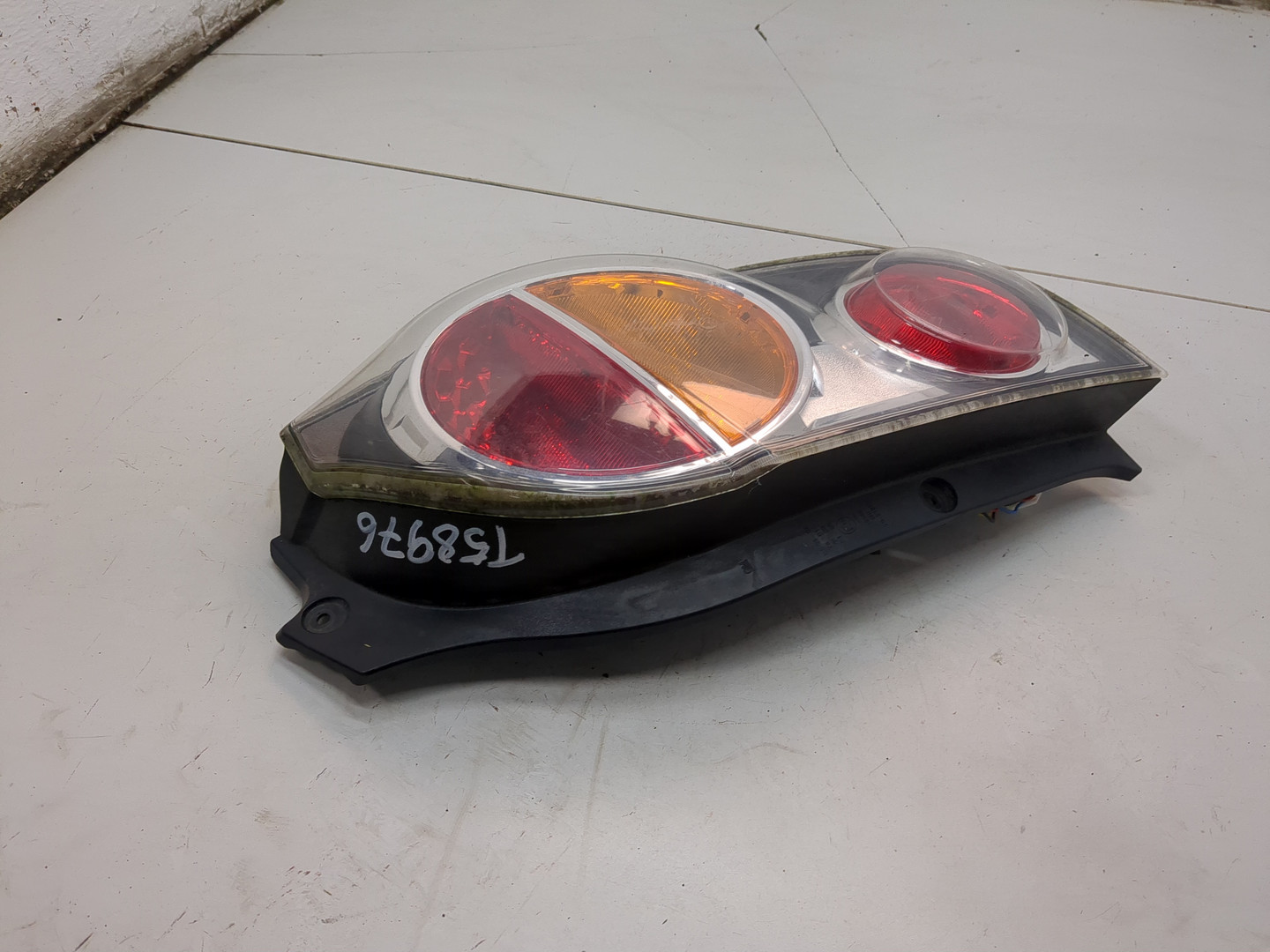 Фонарь задний правый