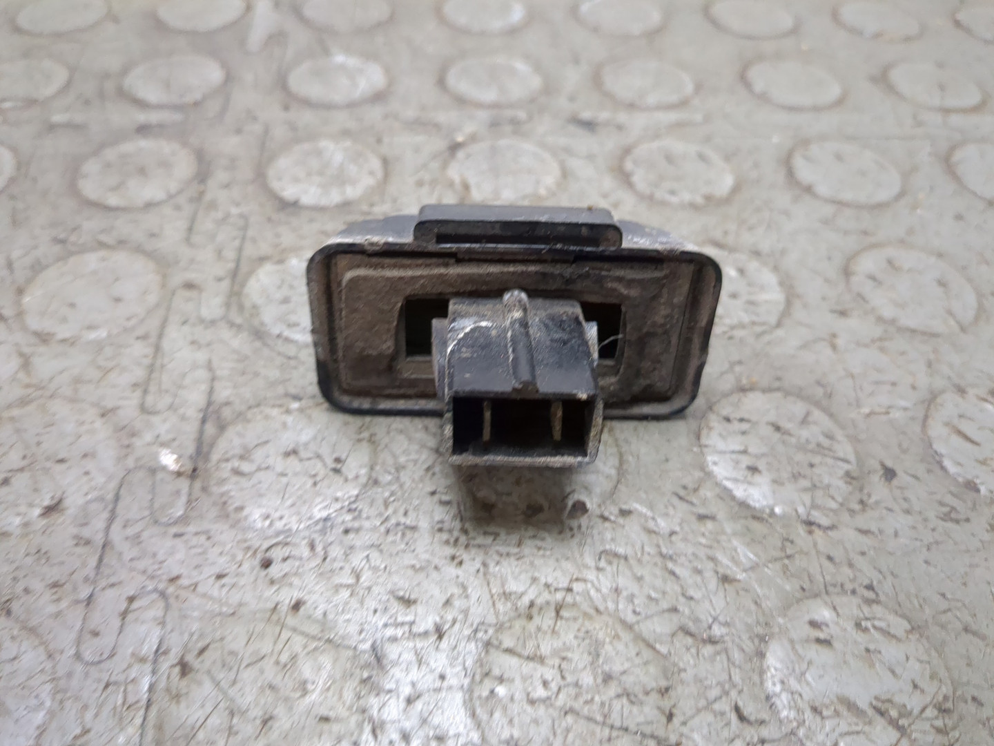 Фонарь подсветки номера