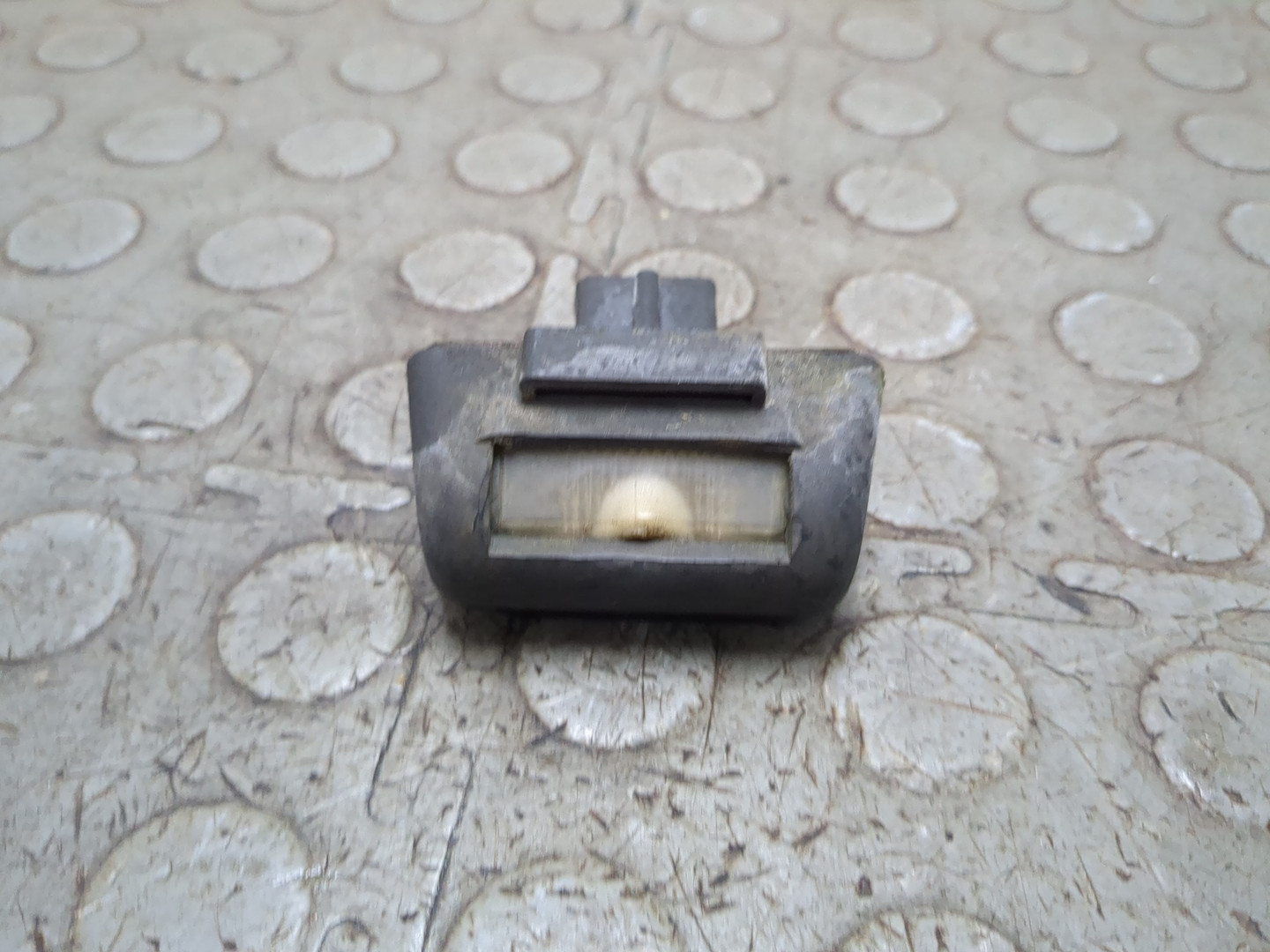 Фонарь подсветки номера