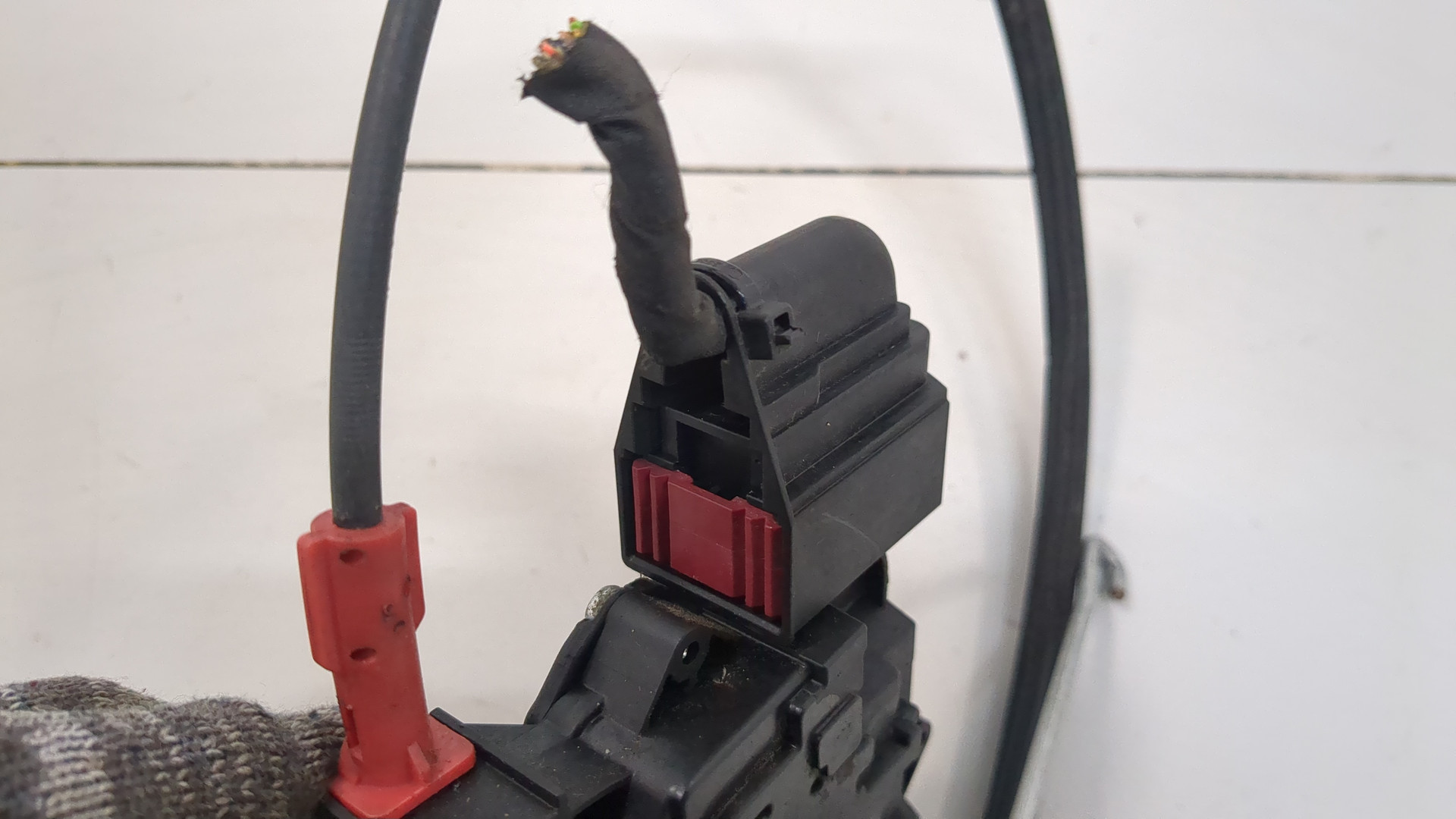 Замок двери задней правой